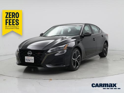 Black 2023 Nissan Altima SR