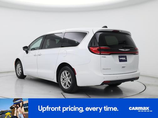 White 2024 Chrysler Pacifica Touring L