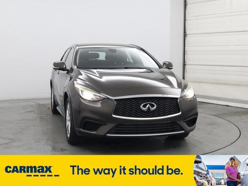 2017 INFINITI QX30