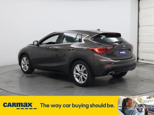 2017 INFINITI QX30