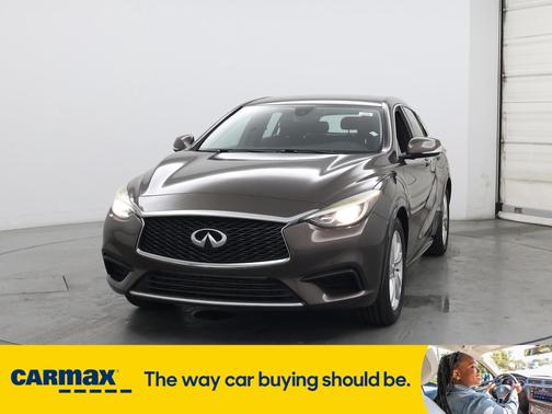 2017 INFINITI QX30
