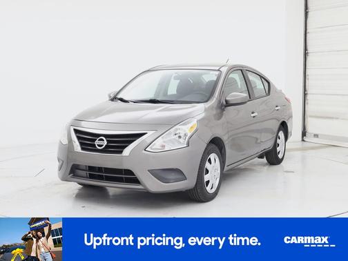 Gray 2017 Nissan Versa SV