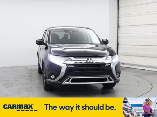 2020 Mitsubishi Outlander SE