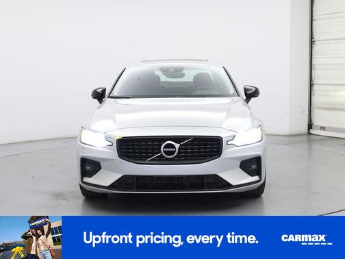 2022 Volvo S60 B5 Momentum