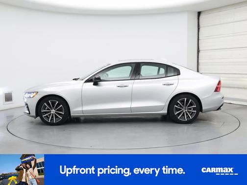 2022 Volvo S60 B5 Momentum
