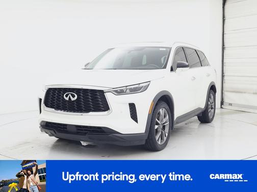 White 2023 INFINITI QX60 Luxe