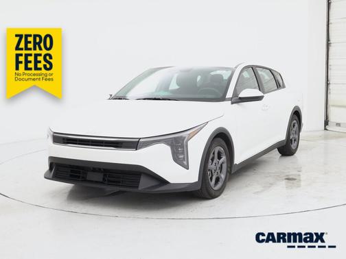 White 2025 Kia K4 LXS