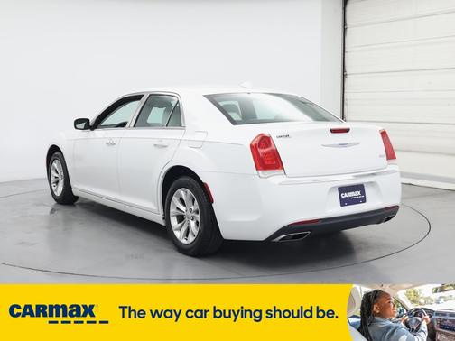 2018 Chrysler 300 Touring