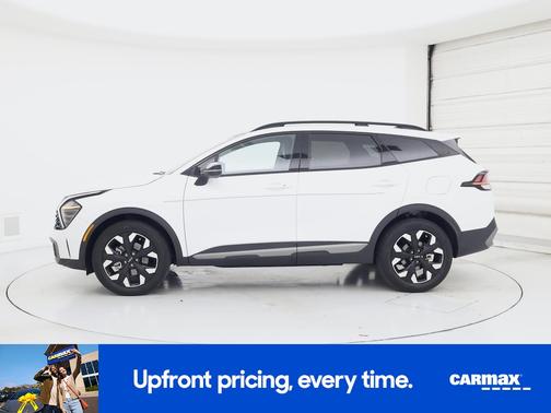 White 2024 Kia Sportage X-Line