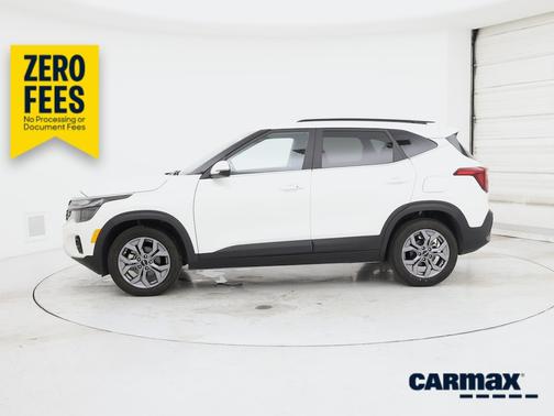White 2024 Kia Seltos S