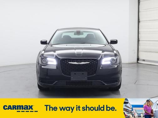 2019 Chrysler 300 Touring