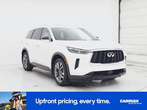 White 2023 INFINITI QX60 Luxe