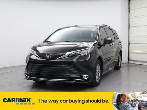 2021 Toyota Sienna XLE