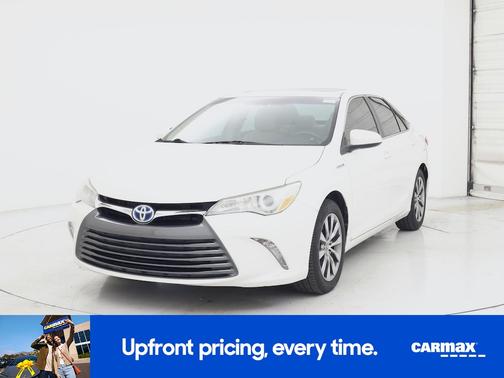 White 2016 Toyota Camry Hybrid XLE