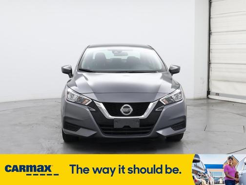 2022 Nissan Versa SV