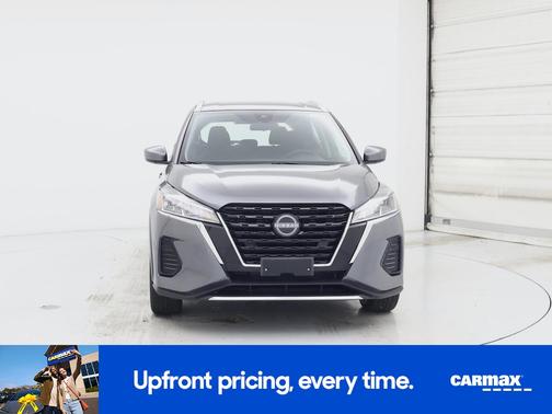 Gray 2023 Nissan Kicks SV