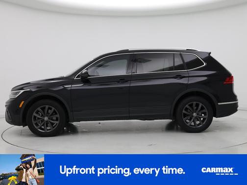 Black 2023 Volkswagen Tiguan SE