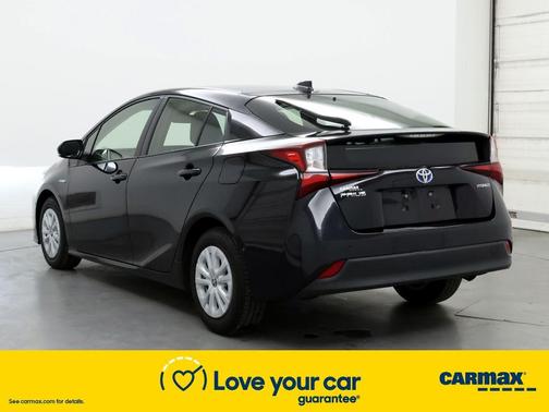 Photo 2 of 24 of 2021 Toyota Prius LE