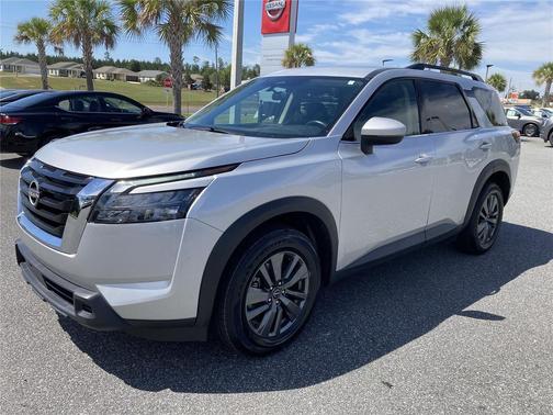 2024 Nissan Pathfinder SV FWD