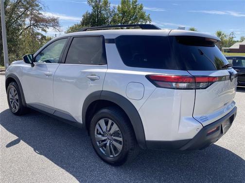 2024 Nissan Pathfinder SV FWD