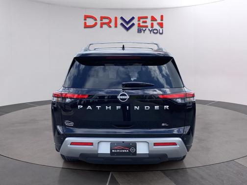 2025 Nissan Pathfinder SL FWD