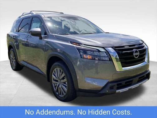 2025 Nissan Pathfinder SL FWD