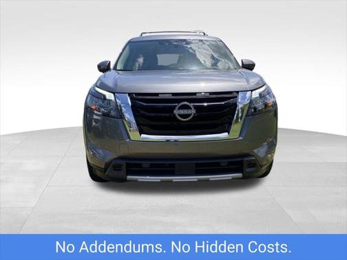 2025 Nissan Pathfinder SL FWD