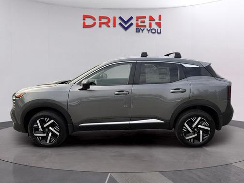 Gun Metallic 2026 Nissan Kicks SV
