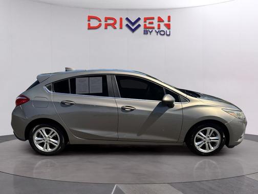 Pepperdust Metallic 2017 Chevrolet Cruze LT