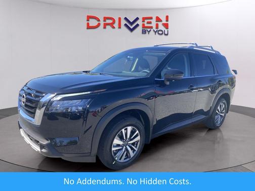 2025 Nissan Pathfinder SL FWD