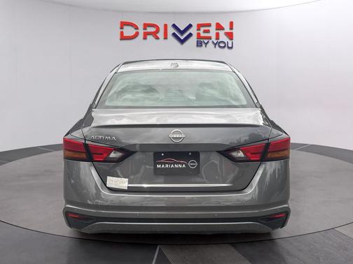 Gun Metallic 2025 Nissan Altima SV FWD
