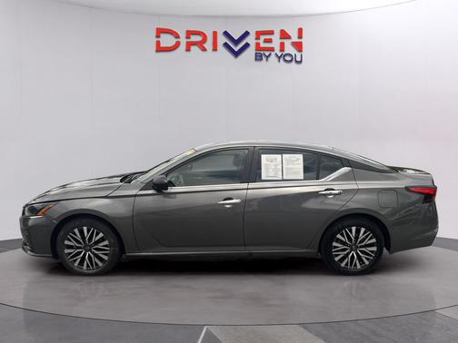 Gun Metallic 2025 Nissan Altima SV FWD