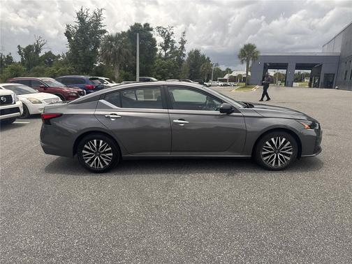Gun Metallic 2025 Nissan Altima SV FWD