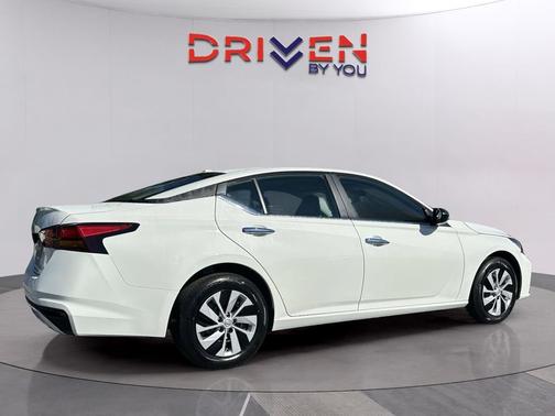 2025 Nissan Altima S FWD