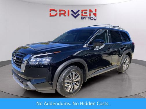 2025 Nissan Pathfinder SL FWD