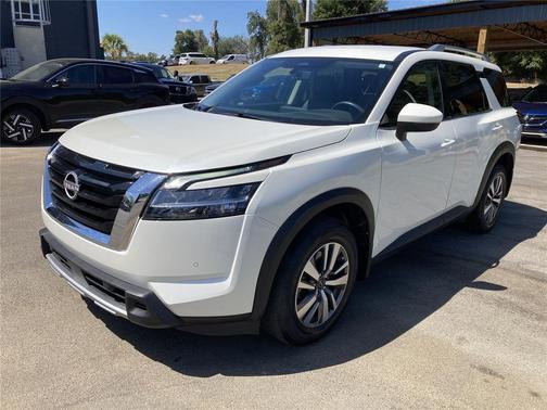 2023 Nissan Pathfinder SL 4WD