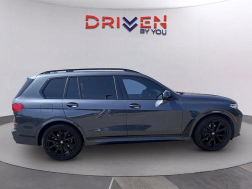 Arctic Grey Metallic 2022 BMW X7 xDrive40i
