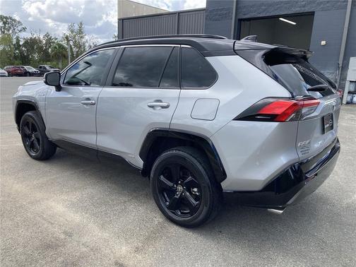 2021 Toyota RAV4 Hybrid SE