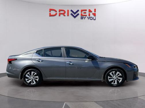 2025 Nissan Altima S FWD