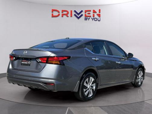 2025 Nissan Altima S FWD