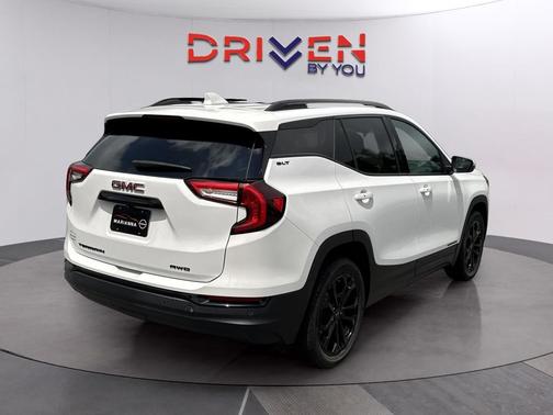 Summit White 2022 GMC Terrain SLT