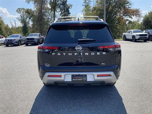 2025 Nissan Pathfinder SL FWD