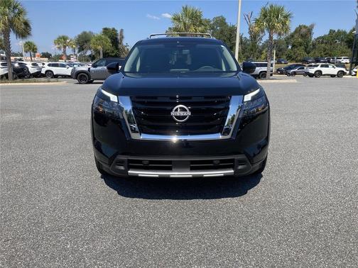 2025 Nissan Pathfinder SL FWD