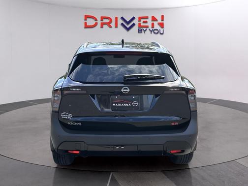Super Black 2026 Nissan Kicks SR