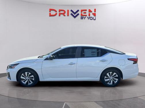 2025 Nissan Altima S FWD