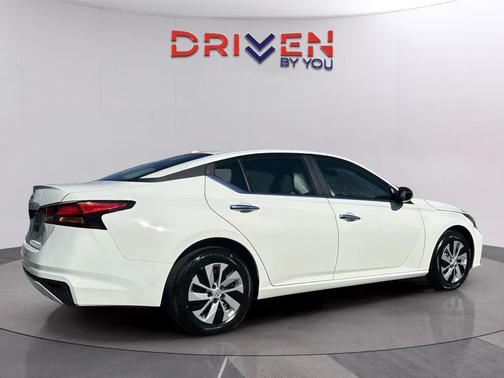 2025 Nissan Altima S FWD