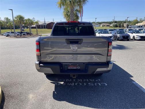 2024 Nissan Frontier SV