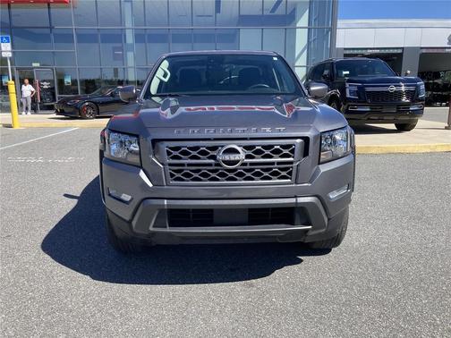 2024 Nissan Frontier SV