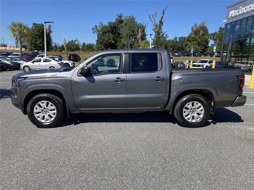 2024 Nissan Frontier SV