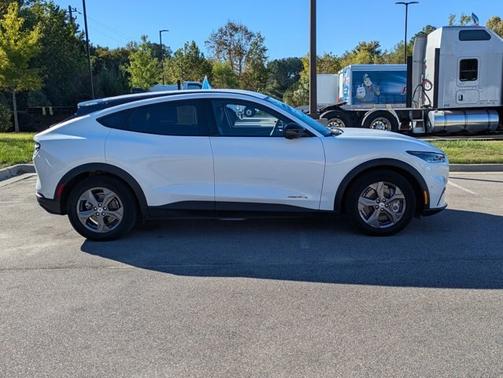 2023 Ford Mustang Mach-E SELECT